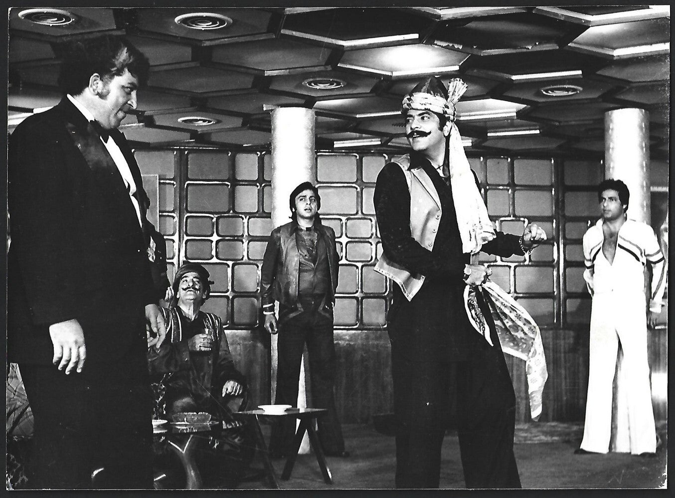 Bollywood vintage 7"x9" photograph - on the set AMJAD KHAN