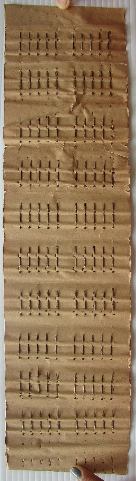 India Antique THE QUEEN’S NE-PLUS-ULTRA PINS sheet with 100 needles