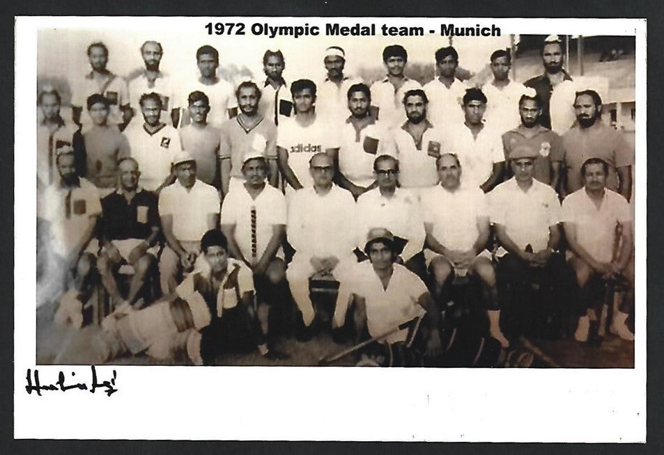 India 1972 Olympics Medal Team photo signed player Harbinder Singh