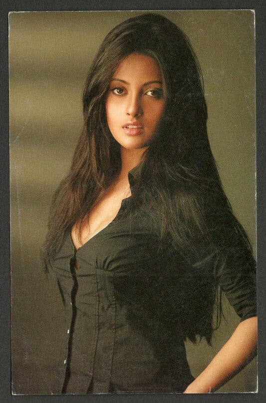 AOP India Bollywood RIYA SEN vintage postcard 