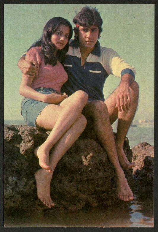 India Bollywood vintage postcard KUMAR GAURAV & VIJAYTA PANDIT