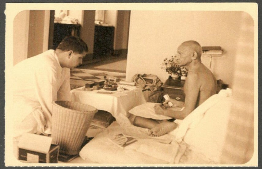 AOP India full back pictorial 50p Gandhi postal card GANDHI 