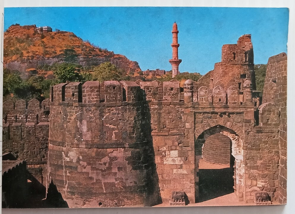 India postcards booklet of 10 postcards DAULATABAD & KHULDABAD	