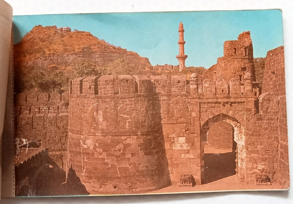 AOP INDIA DAULATABAD FORT vintage booklet of 10 postcards