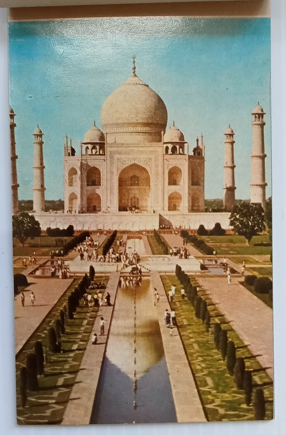 AOP India Tourist booklet of 18 postcards