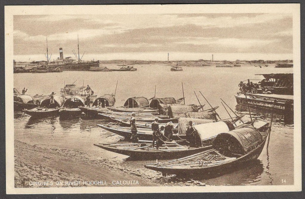 India vintage postcard DINGHIES ON RIVER HOOGHLI, CALCUTTA