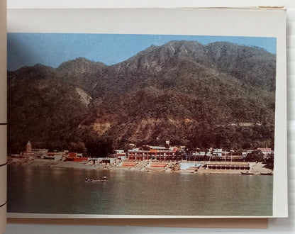 AOP India Badrinath Kedarnath Hardwar vintage tourist booklet of 16 postcards 