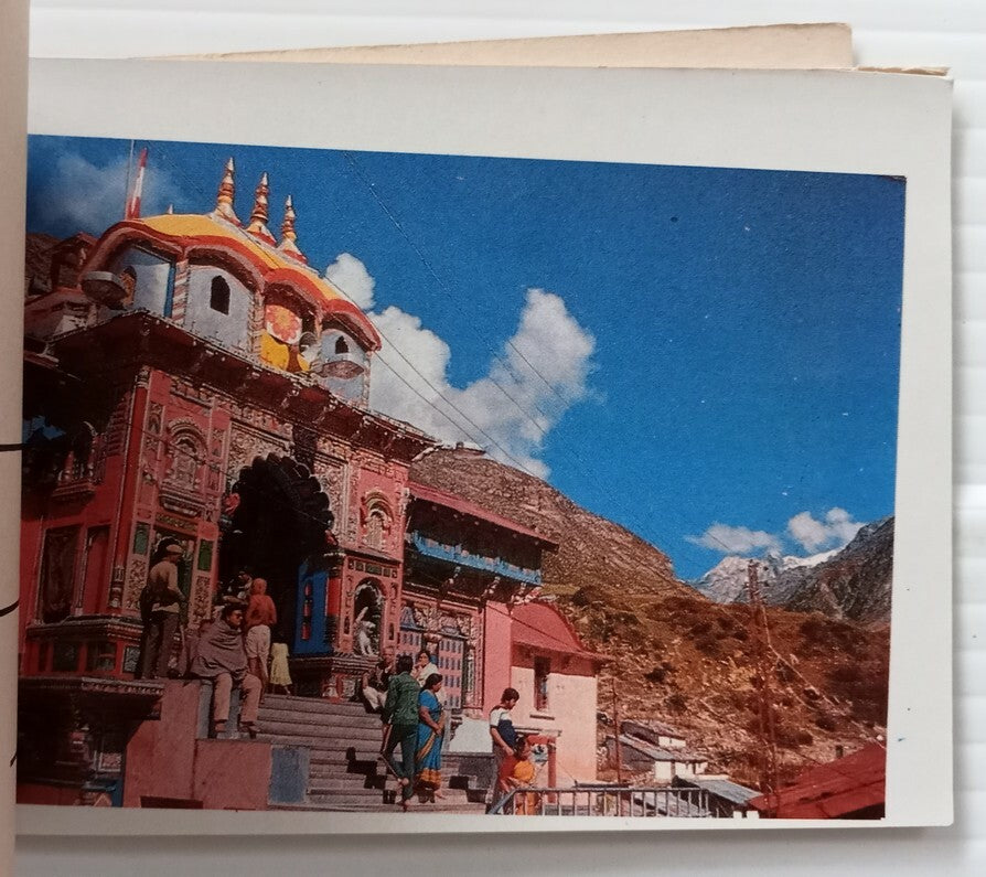 AOP India Badrinath Kedarnath Hardwar vintage tourist booklet of 16 postcards 
