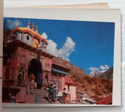 AOP India Badrinath Kedarnath Hardwar vintage tourist booklet of 16 postcards 