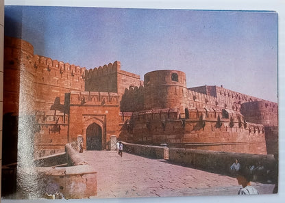 AOP India Tourist booklet of 18 postcards