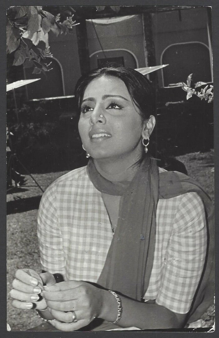 Neetu Singh in Chorni Bollywood India 10cm x 16cm vintage photo