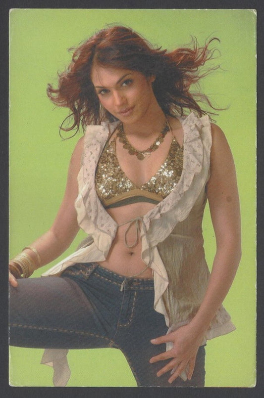 AOP India Bollywood  ISHA KOPPIKAR vintage postcard