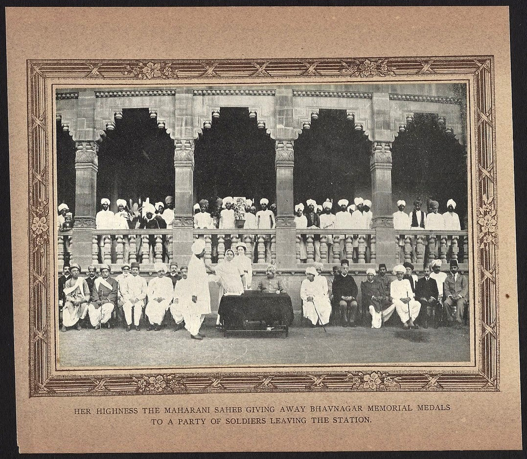 India 1918 mounted print Bhavnagar War Hospital A GROUP OF SOLDIERS Ӝ