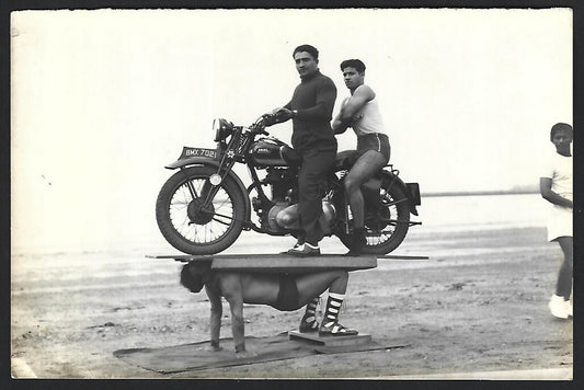 Bombay India Strongman Beach Stunt vintage press photo