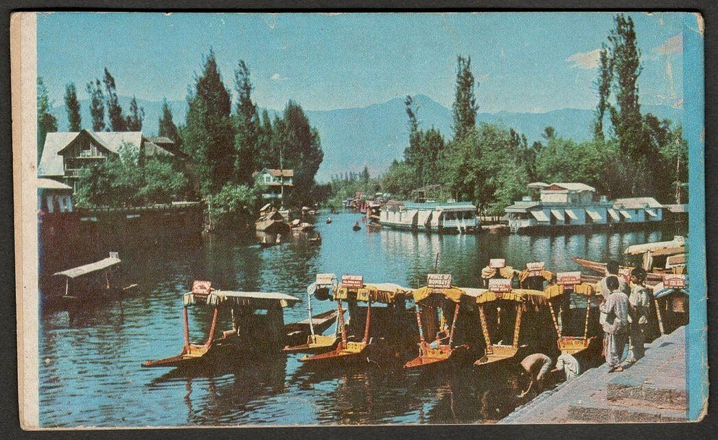 (AOP) India booklet of 8 vintage postcards KASHMIR