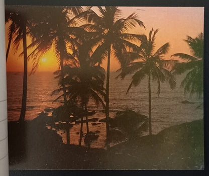 AOP India Damsan GOA souvenir booklet of 10 postcards