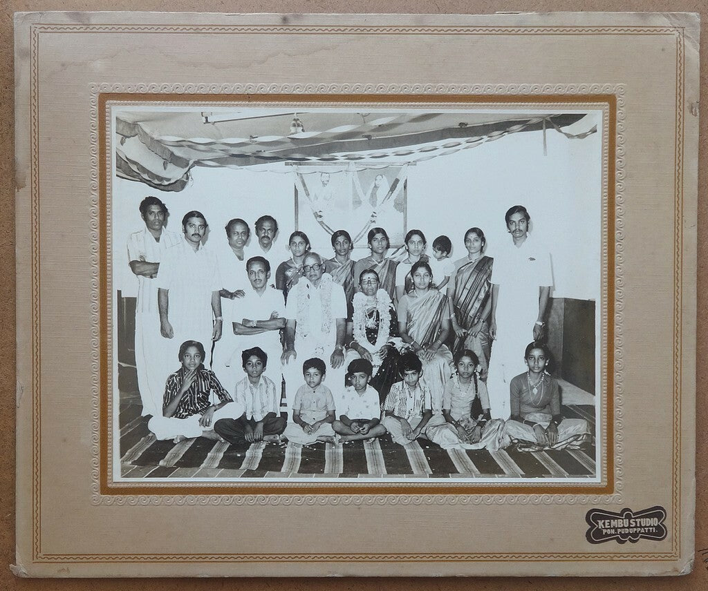 India vintage Tamil Family mounted photographs (5)