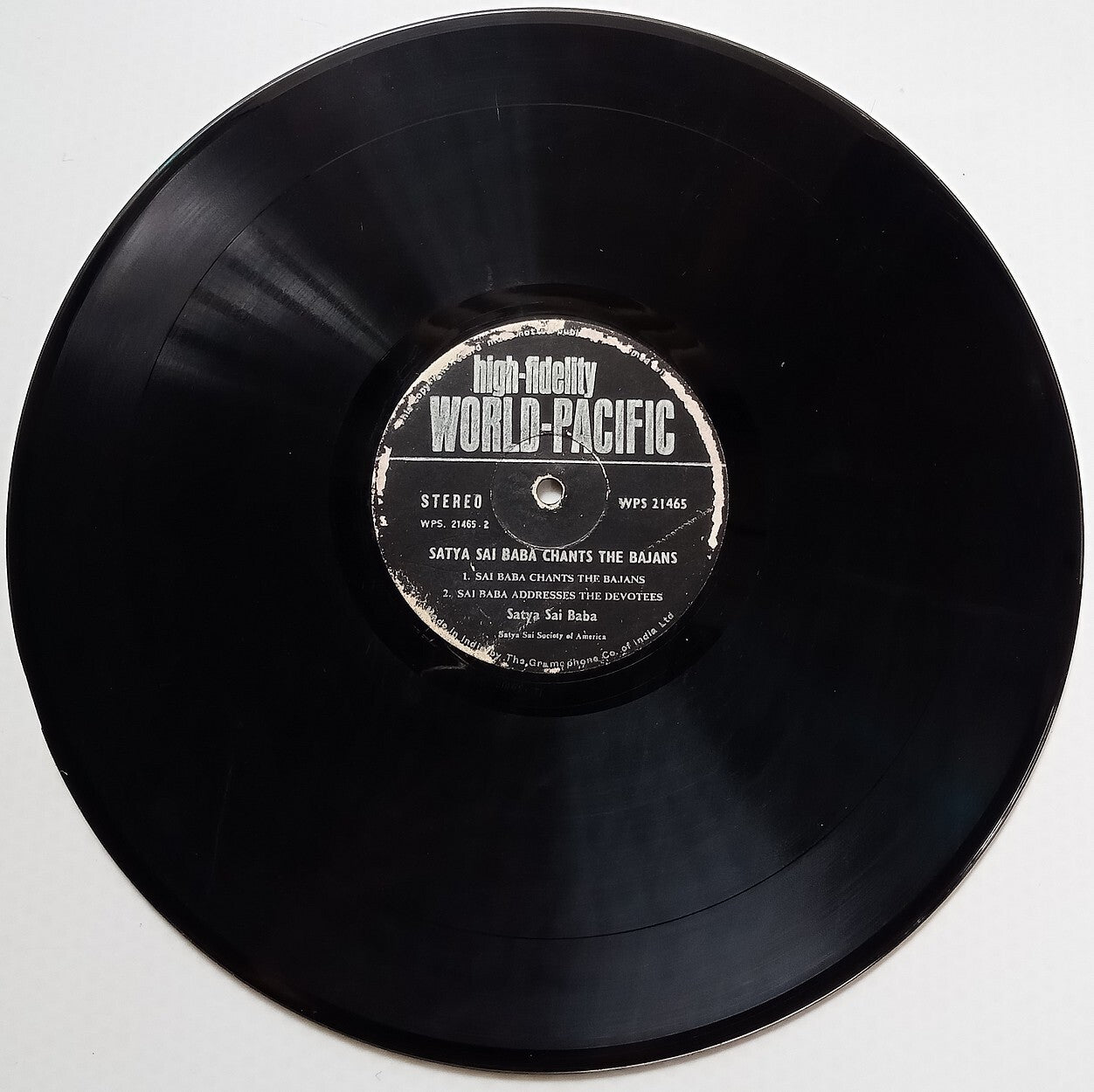 India World Pacific 33rpm Satya Sai Baba Chants the Bhajans