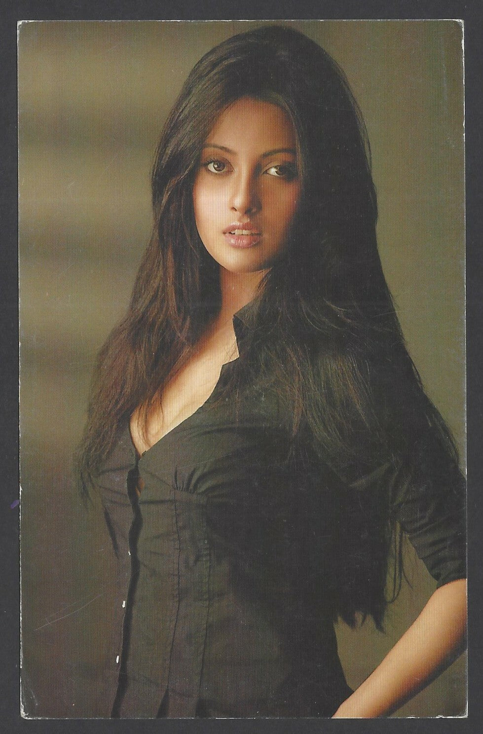 India BOLLYWOOD Riya Sen postcard