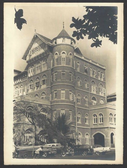 India Bombay vintage photo – Street scene with automobiles 17 x 23 cm