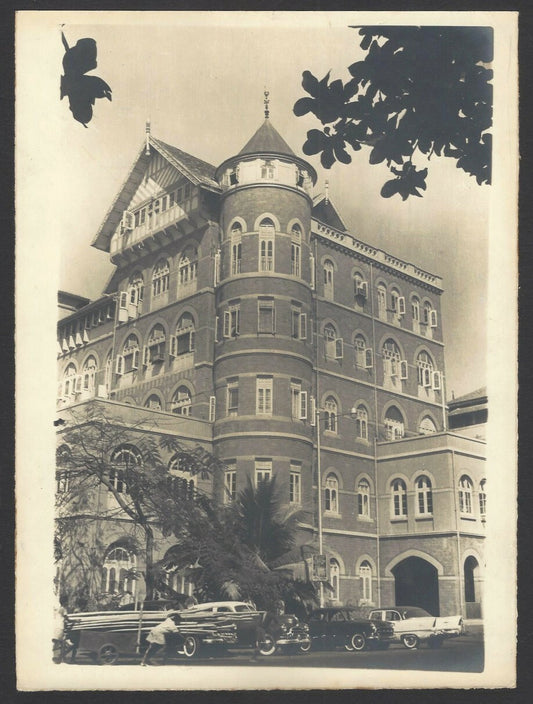 India Bombay vintage photo – Street scene with automobiles 17 x 23 cm