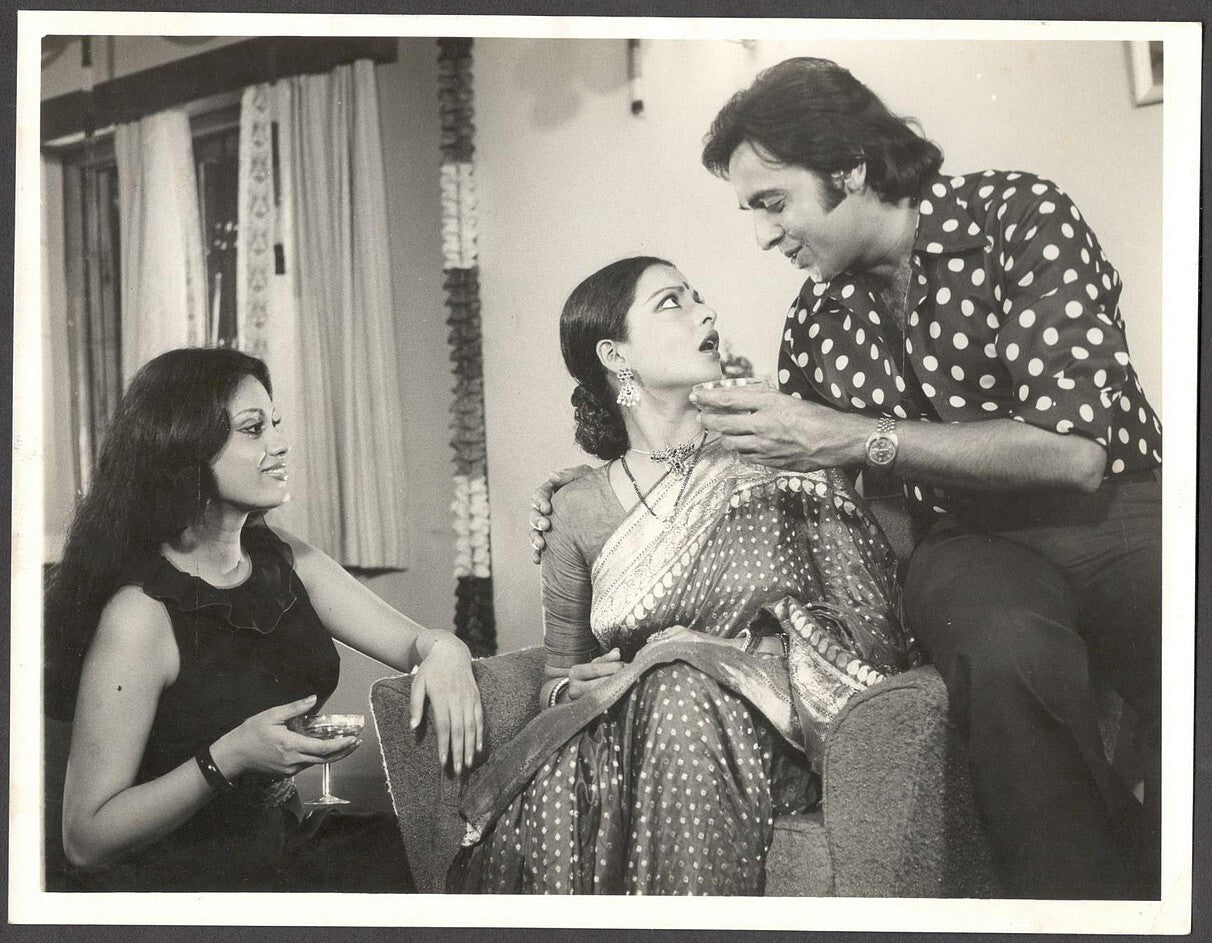 India Bollywood press photo REKHA 6" 9"