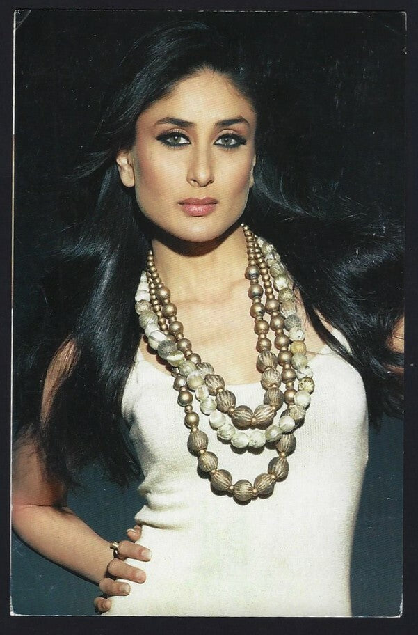 AOP India Bollywood KAREENA KAPOOR vintage postcard 