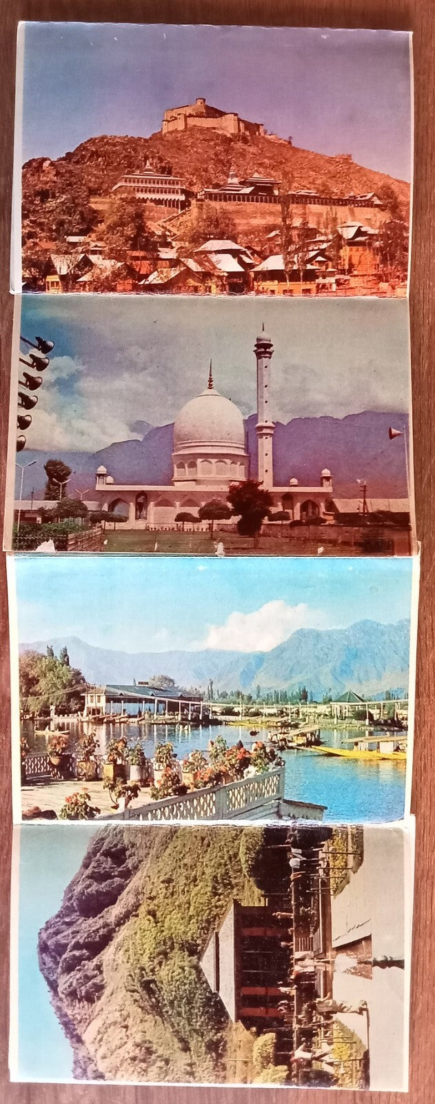 (AOP) India  - Kashmir vintage booklet of 10 postcards