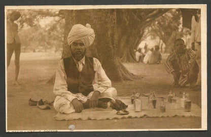 India vintage postcard A HAKIM – NATIVE DOCTOR