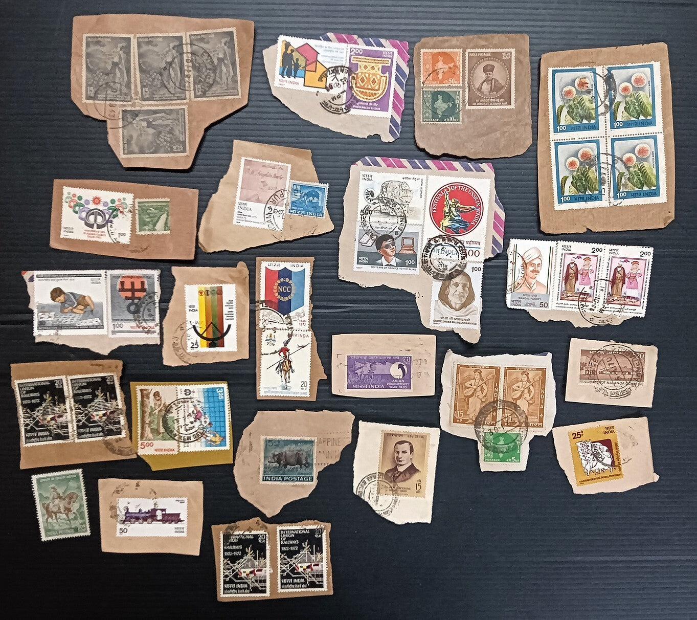 India unpicked on paper commemorative mix (100)