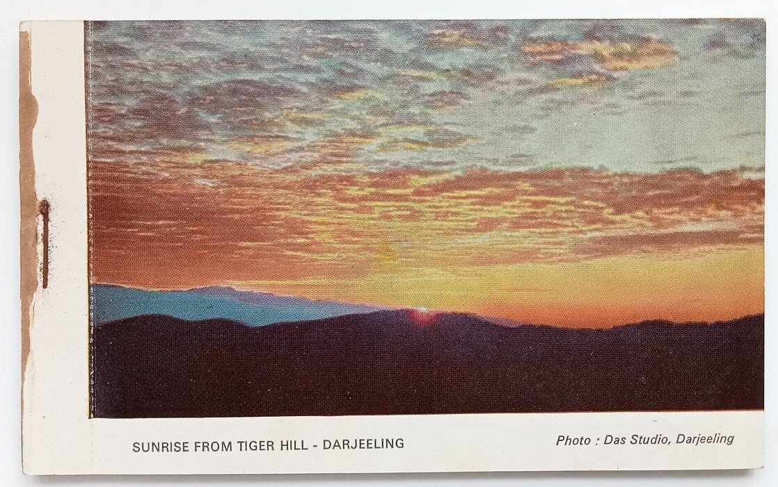 India - Darjeeling vintage booklet of 10 postcards