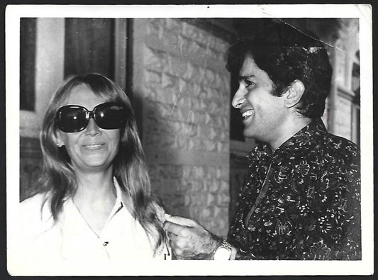 (AOP) India Shashi & Jennifer Kendal press photo 12x16.5cm