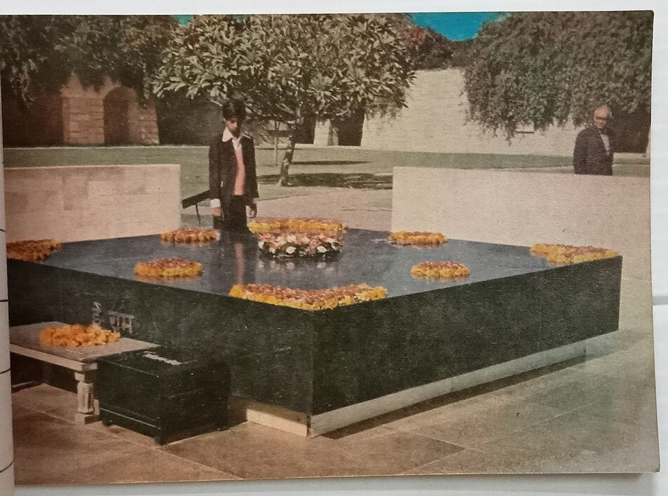 AOP India DELHI vintage booklet of 10 postcards 