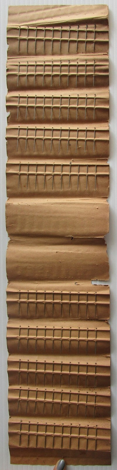 India Antique THE QUEEN’S NE-PLUS-ULTRA PINS sheet with 100 needles