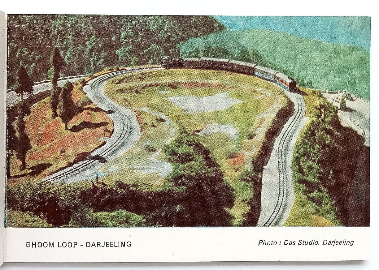 India - Darjeeling vintage booklet of 10 postcards