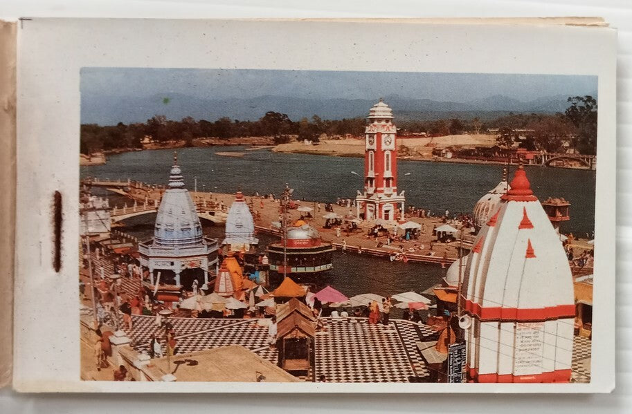 AOP India Badrinath Kedarnath Hardwar vintage tourist booklet of 16 postcards 