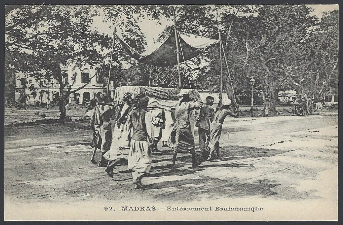 India BRAHMIN BURIAL vintage postcard