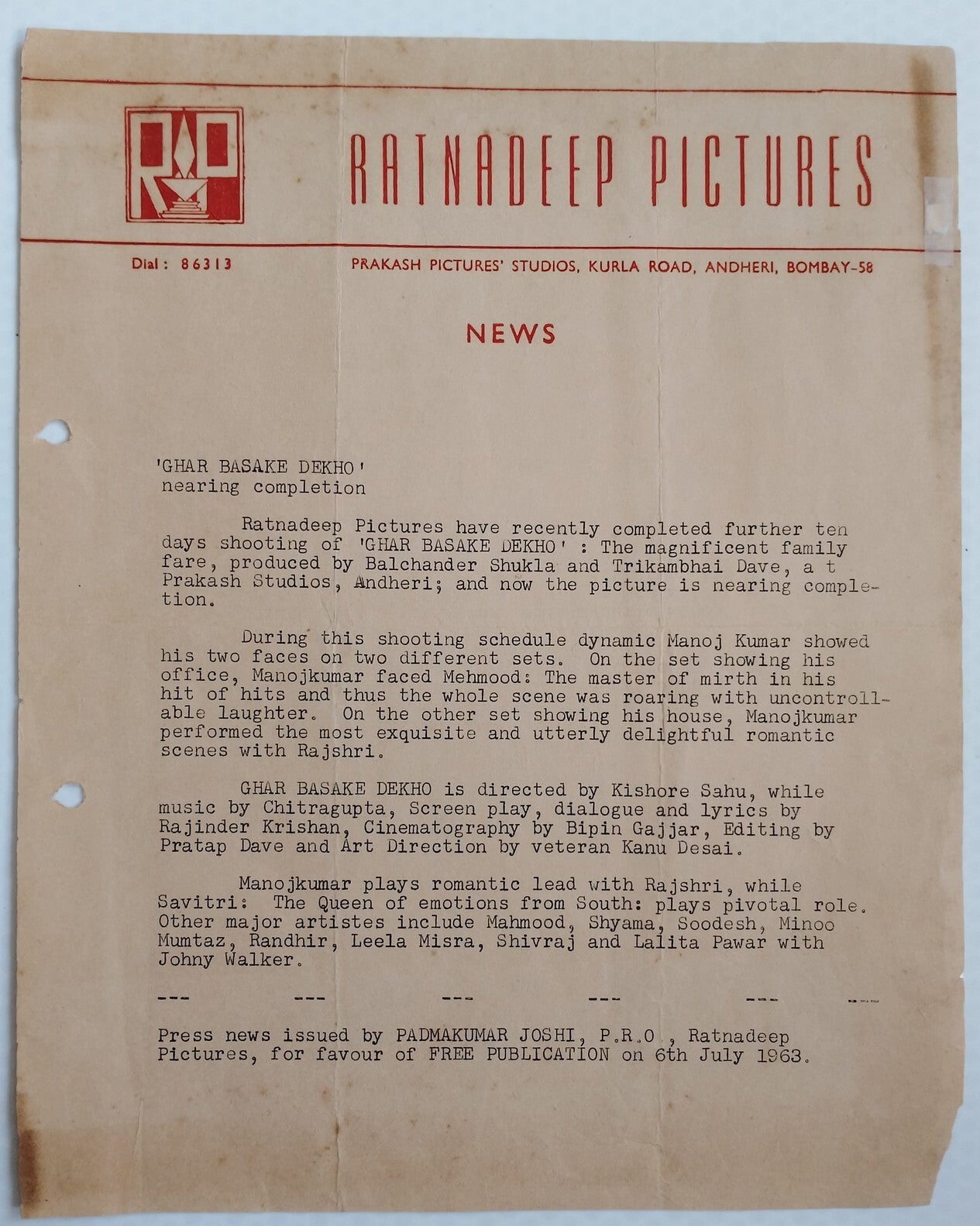 (AOP) India Bollywood 1963 press release for the movie GHAR BASAKE DEKHO