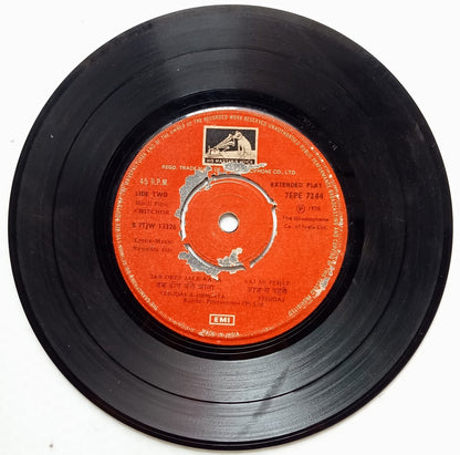 India HMV 45rpm EP record - Hindi Film : Chitchor 1976 Yesudas & Hemlata