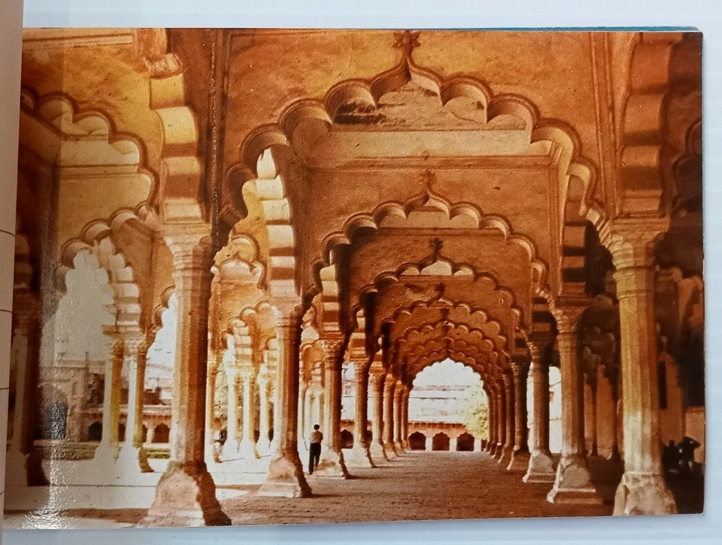 AOP India Tourist booklet of 18 postcards