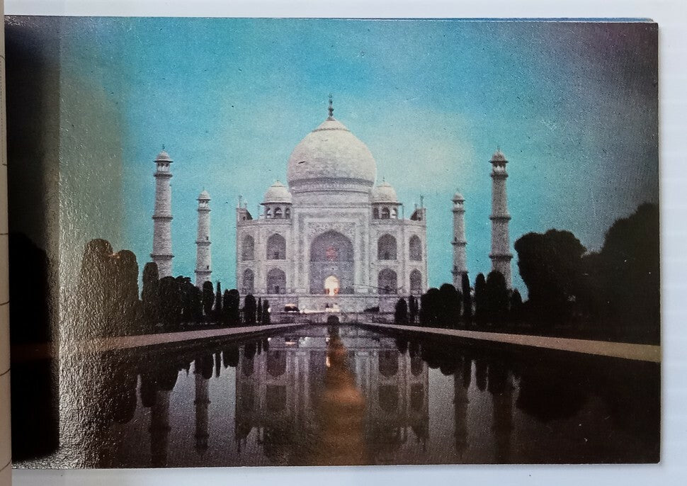 AOP India Tourist booklet of 18 postcards