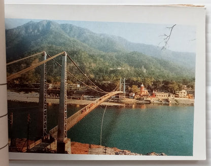 AOP India Badrinath Kedarnath Hardwar vintage tourist booklet of 16 postcards 