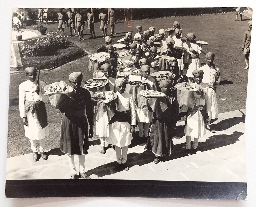 AOP India vintage 8x10 photo of Royal Feast 20x25cm