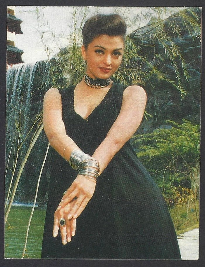 AOP2 India Bollywood 2001 Pocket Calendar AISHWARYA RAI BACHCHAN